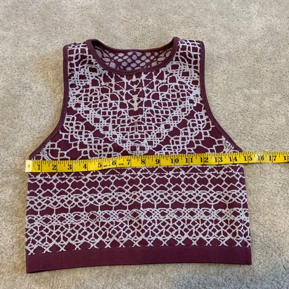 Fabletics Veranda Seamless Cropped Tank - Picture 8 of 14